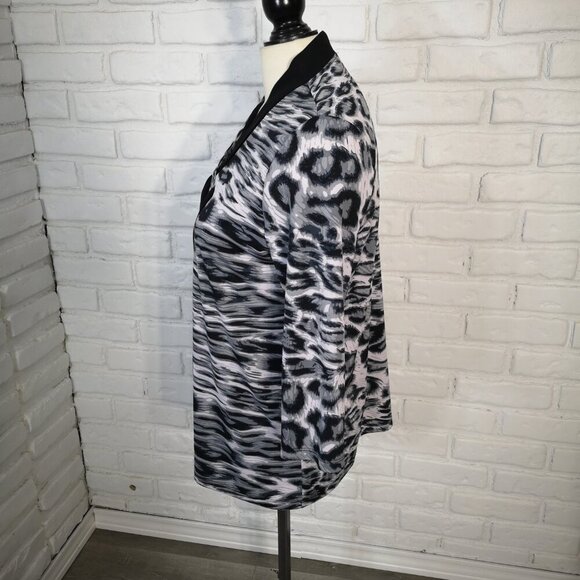 Trisisto Femme Ladies Size Medium Grey & Black Pattern Made in Canada Blouse - Picture 4 of 9